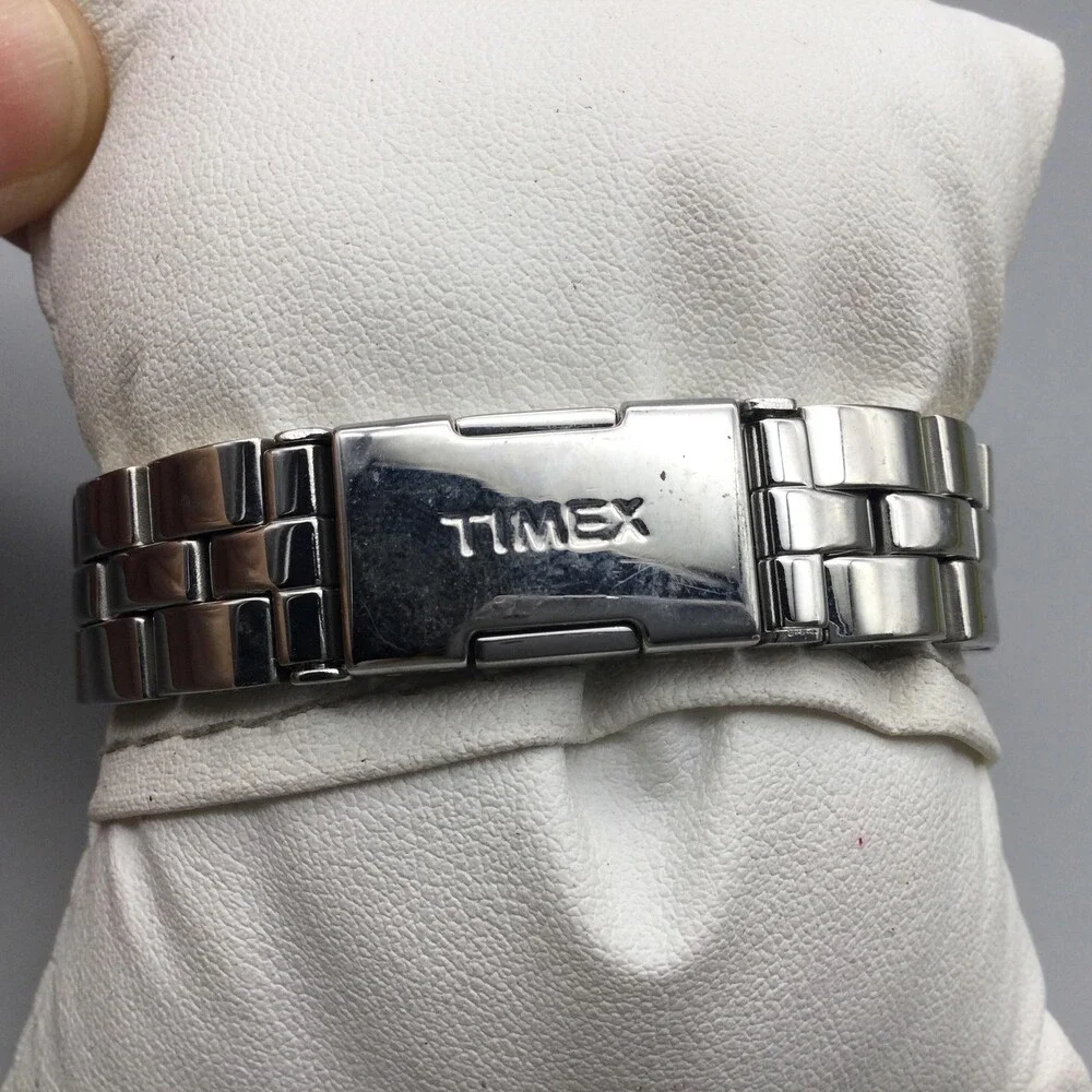 Timex Greenwich Womens Watch 32mm Silver Dial Stainless New Battery 6